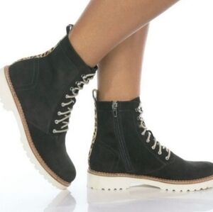 DOLCE VITA Stylish Grey Suede Ankle Boots With Leopard Print Accent Sz. 7.5